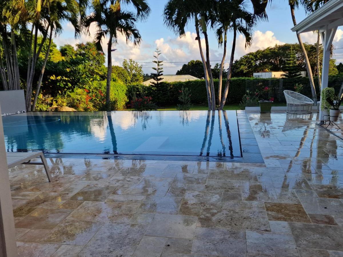 Appartements De Luxe . Propriete De Luxe Baie-Mahault Esterno foto